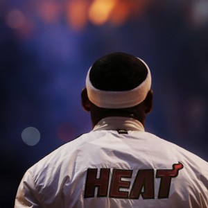 开云网页版-C罗跨界湖人比赛惊艳全场，助队挺进下一轮引爆网络热议！C罗跨界湖人比赛助队晋级引爆网络热议