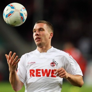 kaiyun官方-跨界辉煌，阿扎伦卡二十赛季高光引爆勇士球迷激情，阿扎伦卡勇士主场闪耀，二十赛季跨界辉煌引燃球迷激情